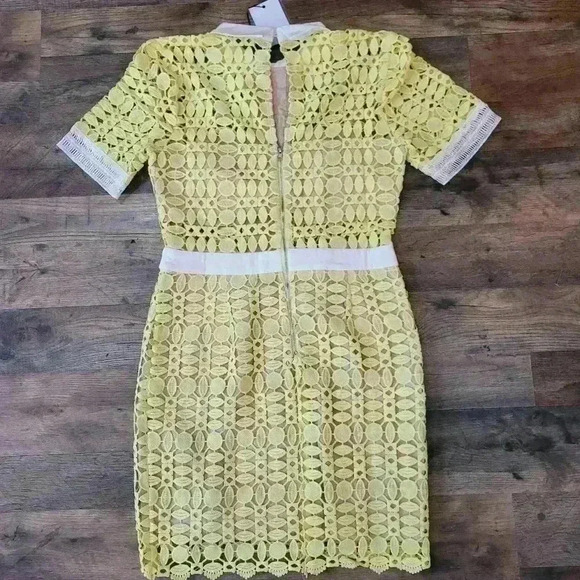 NWT Endless Rose Crochet Lace Overlay Dress Size M - Picture 2 of 13